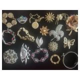 Costume Jewelry Brooches & Bracelets