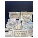 World Banknote Assortment, 17 Notes, Mixed