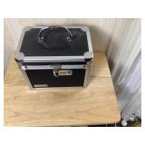 YAHTZEE Lockable Storage Case, 7 x 10 x 6 in