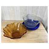 Pyrex Glass Bowl With Lid and Gold Flower-Sh