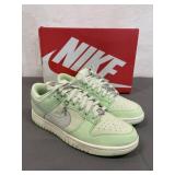 Womenï¿½s Nike Dunk Low NN SE Size 11 US