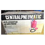 Central Pneumatic 40 lb. Pressurized Abrasive Blas