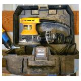 DeWalt DW421 Random Orbit Palm Sander with Case