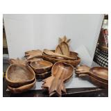 Wood Pinapple Serving Bowl,8 Bowls, etc