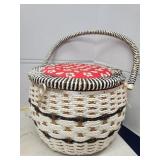 Nice Singer Sewing Basket