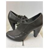 Like New Attention sz 9 Heeled short ankled Boot
