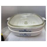 2 Corningware casserole Dishes 10ï¿½, 1 lid