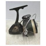 Vintage Shakespeare 2200 Fishing Reel Needs Work