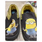 Sz 11 Minions Slip on Shoes
