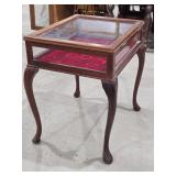 Queen Anne Style Display End Table