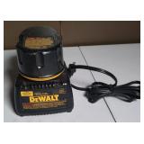 DeWalt 7.2v-18v Battery Charger w/ Battery