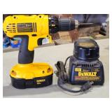 Dewalt 18V 1/2' Cordless Drill, Charger, Batteries