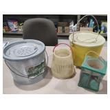 Minnow Buckets/ Cricket Box