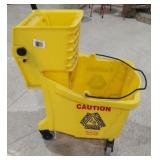 Rubbermaid Rolling Mop Bucket
