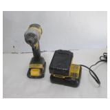 GUC DEWALT DRIVER/ DRILL WITH CHARGER