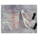 Pyrex measuring cups