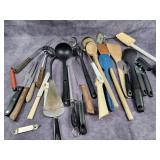 Utensils (knives, wooden spoons, meat