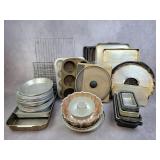 Assorted bakeware