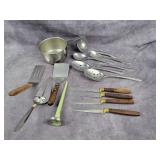 Utensils (Mini spatulas/pie server/2 c measuring