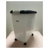 33 quart storage container with wheels 33 quart storage container with wheels