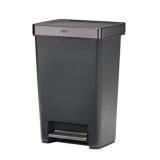 Rubbermaid 12.5gallon trash can step open