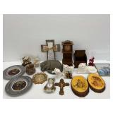 Decor Group Including Clock, Plaques, Wood Slices, and Planters