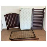 Graco Freeport Classic Crib with Kolcraft Pediatric 800 Mattress