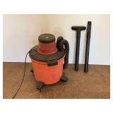 Craftsman Wet and Dry Shop Vacuum... powers on