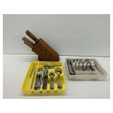 Kitchen Utensil Group with Wooden Block with Cutlery
