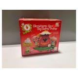 Strawberry Shortcake Big Berry Trolley Toy Vehicle Number 44020 Kenner in Original Box