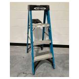 Werner 4 ft. Fiberglass Stepladder