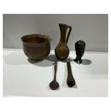 Mixed Lot of Wooden and Ceramic Items