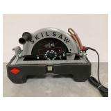 SKILSAW SPT 70 V Worm Drive Heavy Duty Saw with Stand...powers on