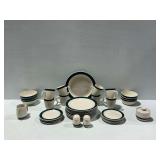 Crofton Ceramic Dinnerware Set