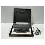 Olivetti Praxis 30 Portable Electric Typewriter with Case and Power Cord... works
