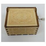 Wooden Hand-Crank Music Box - Twinkle Little Star