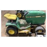 John Deere 160 Lawn Tractor