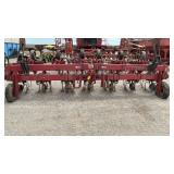 Case IH 12 row 30" cultivator