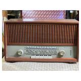Loewe Opta Truxa Type 42054 Vintage Radio