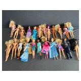 Lot of Fashion Dolls