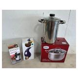 Lot of Kitchen Items