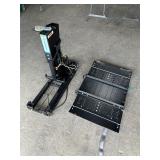 Tracker Vehicle Lift
