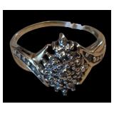 Yellow Gold 10K cluster gold ring, size 7, featuring multiple small stones