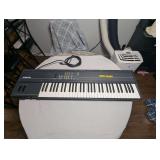 80s VINTAGE ENSONIQ MIRAGE SAMPLING KEYBOARD. GOOD CONDITION. GOTEK USB DRIVE.