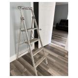 ALUMINUM FOLDING STEP LADDER