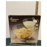 NIB Arcoroc 2 Piece Chip and Dip Set NIB Arcoroc 2 Piece Chip and Dip Set