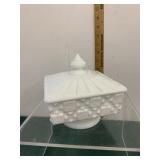 westmoreland milk glass old quilt pattern lidded westmoreland milk glass old quilt pattern lidded