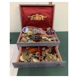 Vtg Jewelry Lot w/box Vtg Jewelry Lot w/box