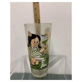 1976 Petunia and Porky Pepsi glass-good color