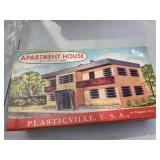 Plasticville 1907 2 Story Apartment House 1958 O Plasticville 1907 2 Story Apartment House 1958 O